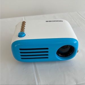 GooDee Mini projector with HDMI and Power Cord
